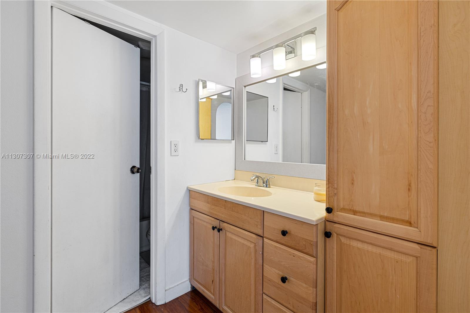 BRAVURA I CONDO - Residential Lease
