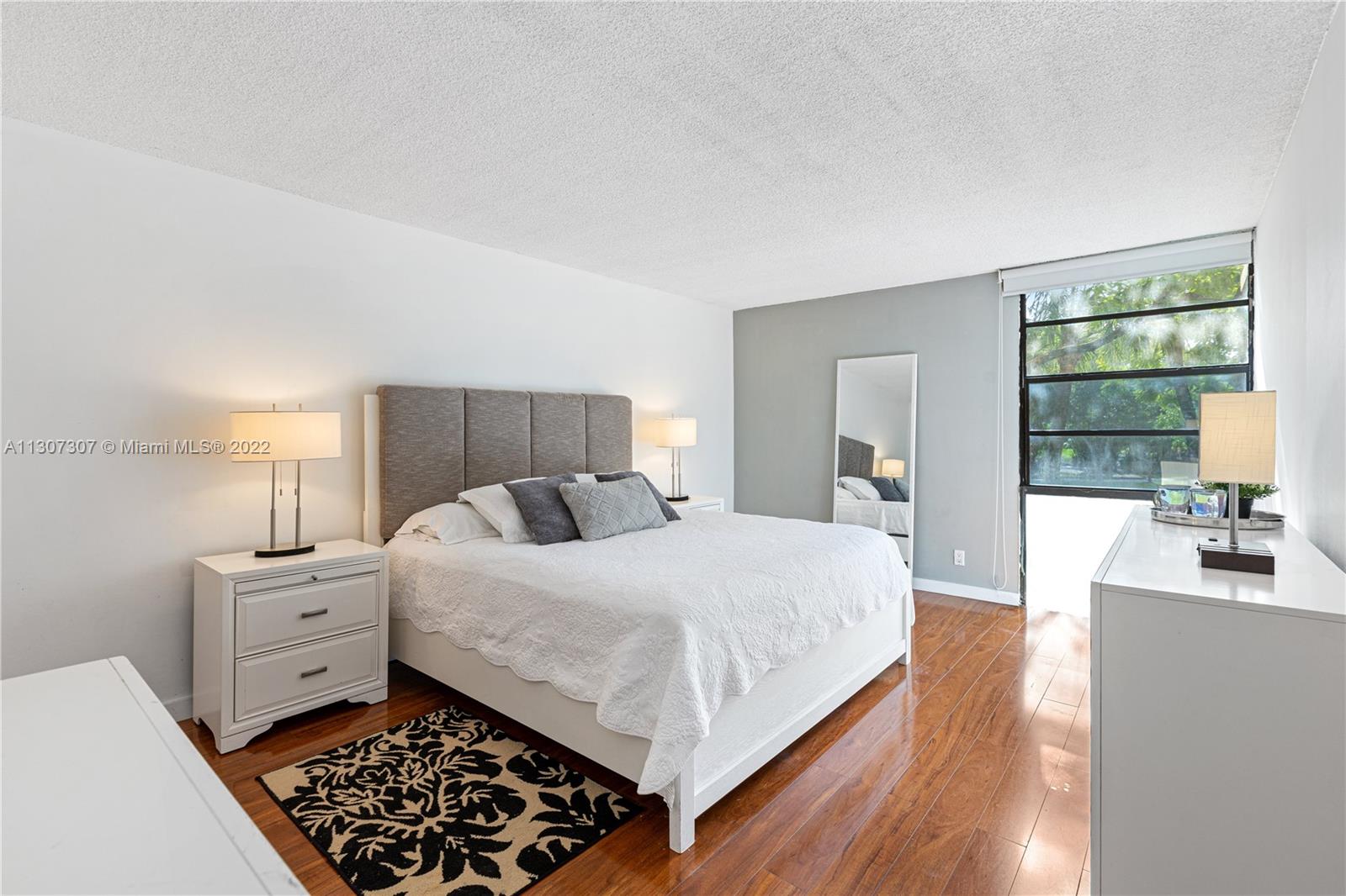 BRAVURA I CONDO - Residential Lease