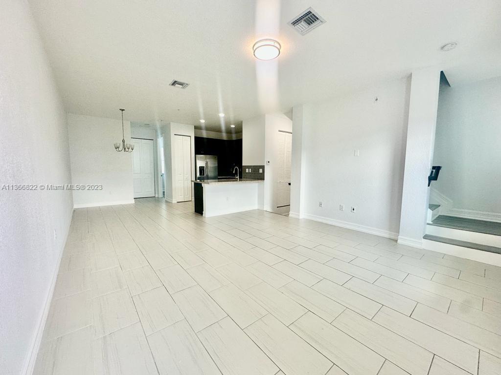 PEMBROKE LAKES SOUTH - Residential Lease
