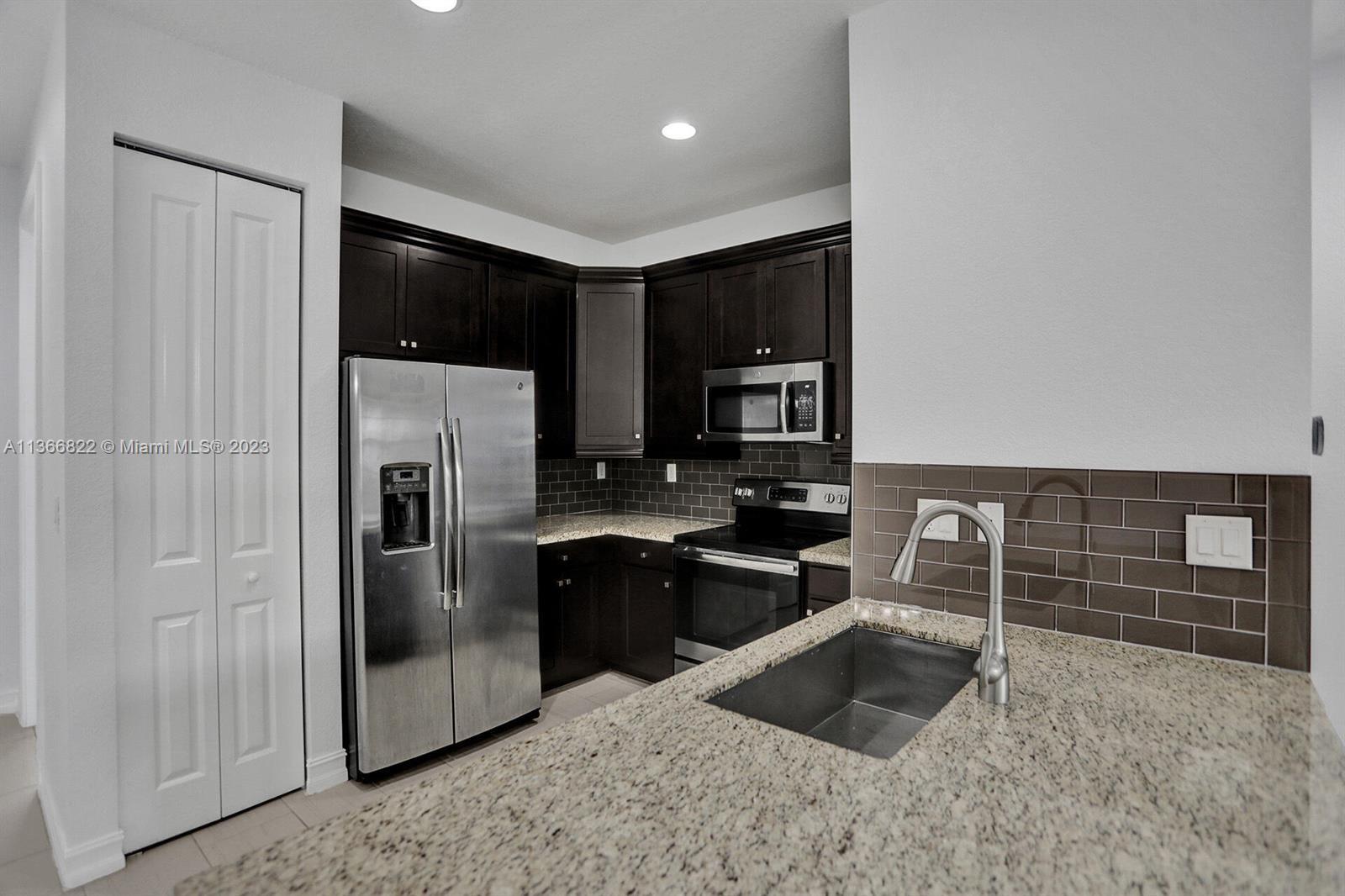 PEMBROKE LAKES SOUTH - Residential Lease