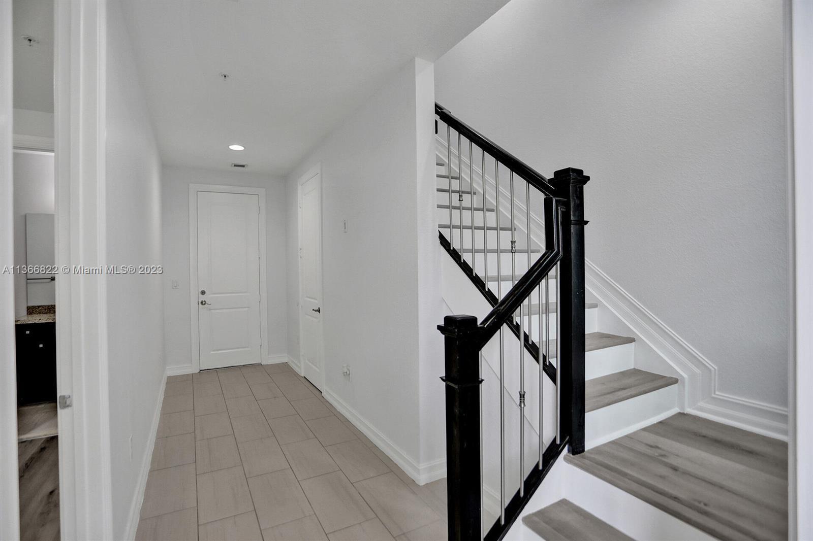 PEMBROKE LAKES SOUTH - Residential Lease