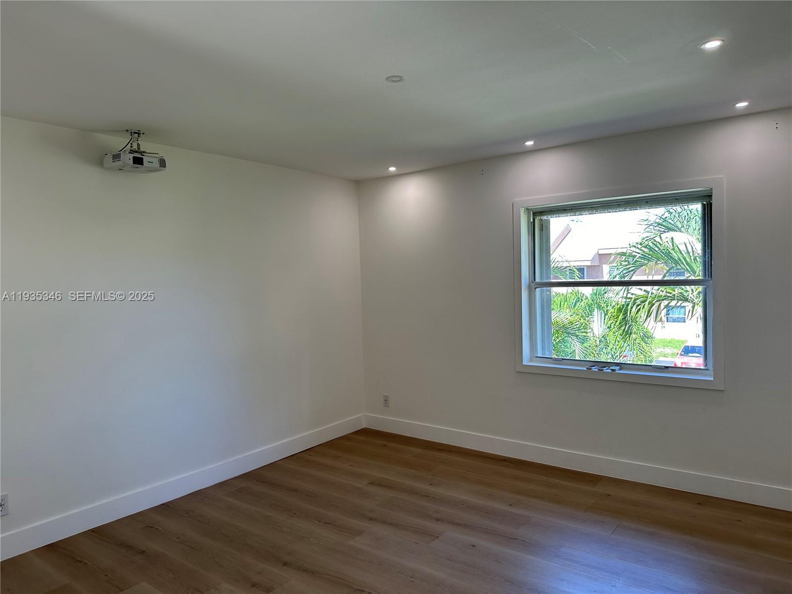 GULFSTREAM TOWNHOMES COND - Residential
