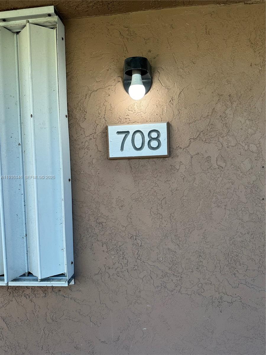 GULFSTREAM TOWNHOMES COND - Residential
