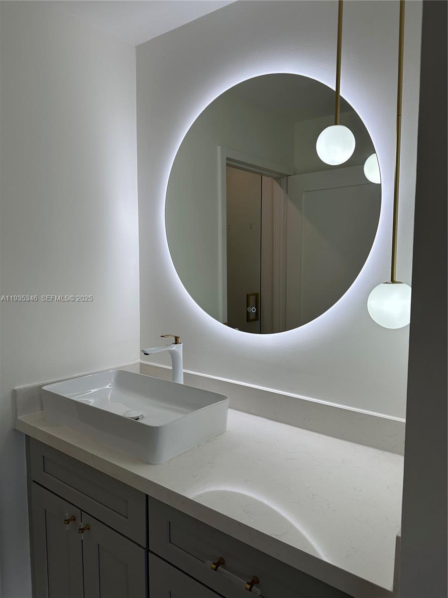 GULFSTREAM TOWNHOMES COND - Residential