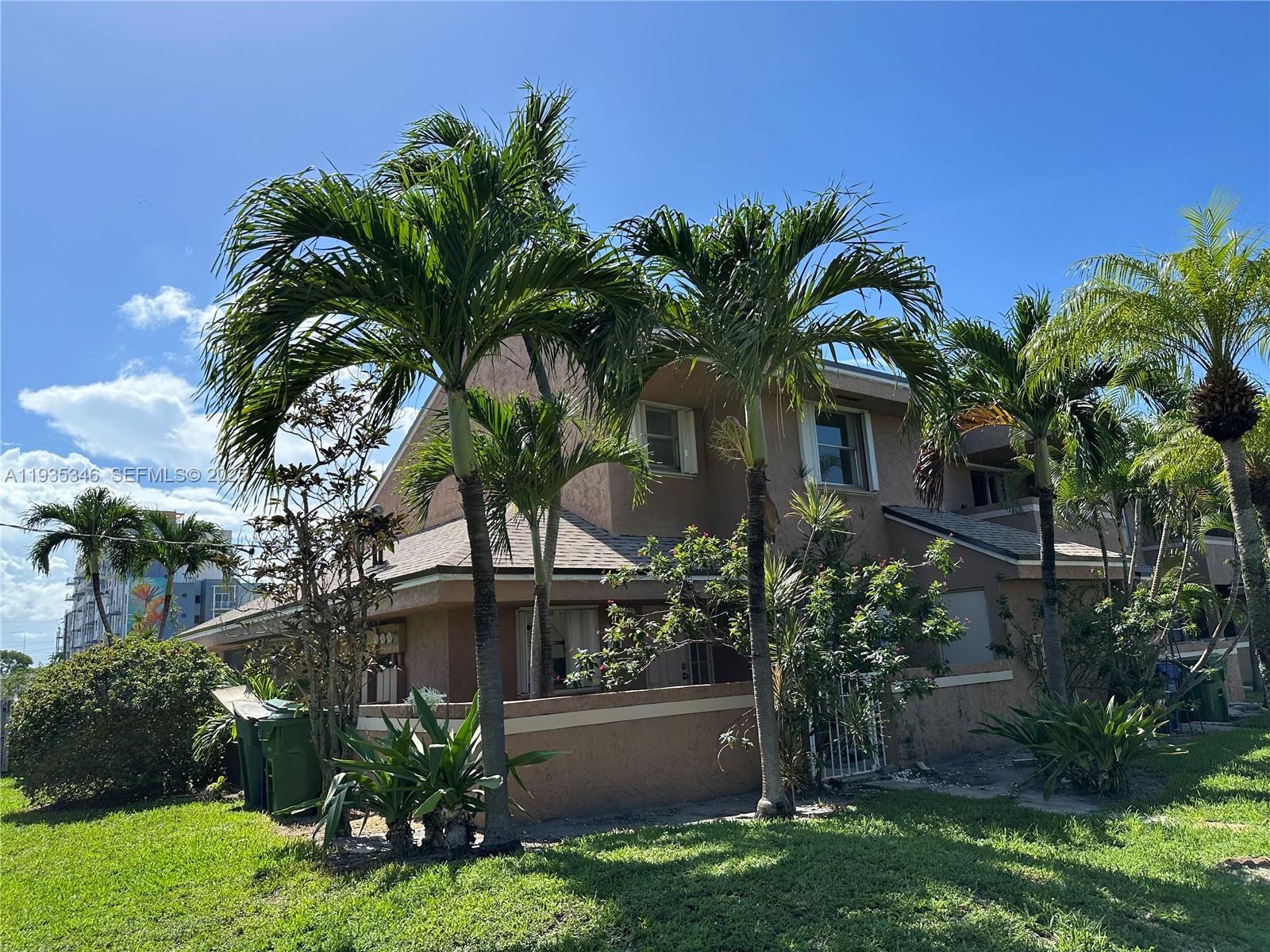 TOWNHOUSE IN AN OPPORTUNITY ZONE PROPERTY IN A HIGH DEMMAND AREA VERY WELL LOCATED NEAR THE BEACH, AVENTURA MALL. UNIT COMPLETED REMODELED.2 BEDROOM 2 BATHS WITH A PRIVATE GARDEN IN THE BACK. PETS FRIENDLY.BRAND NEW AC.