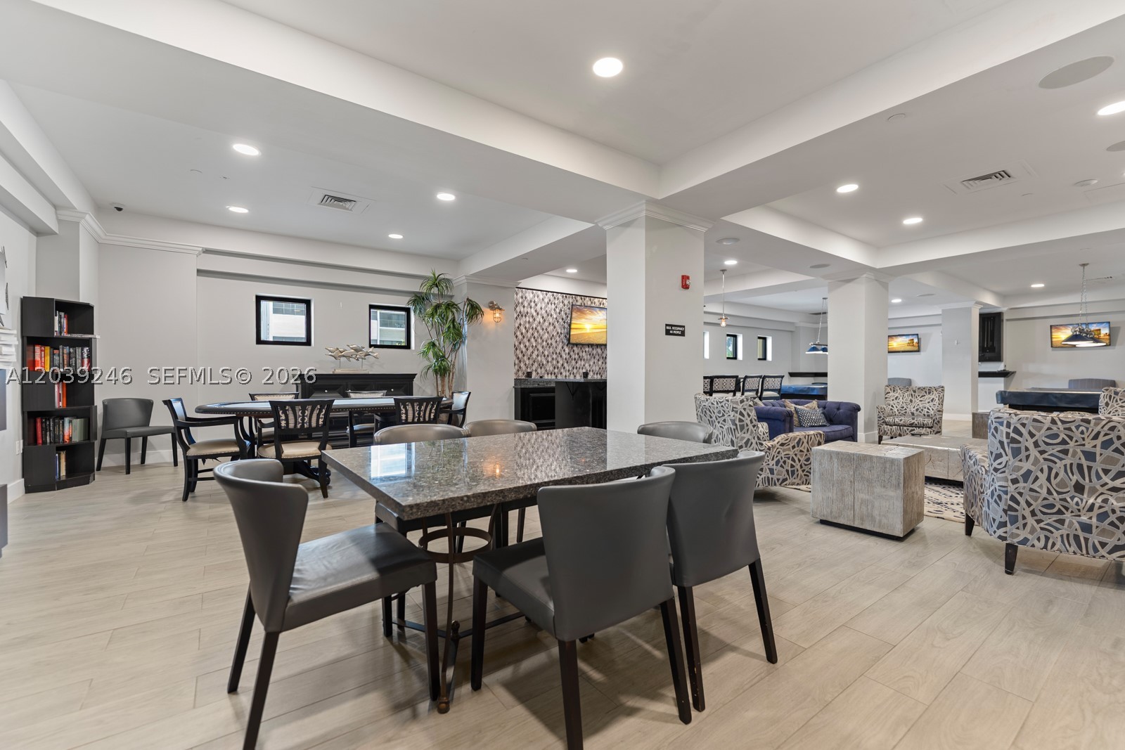 WAVE CONDO - Residential