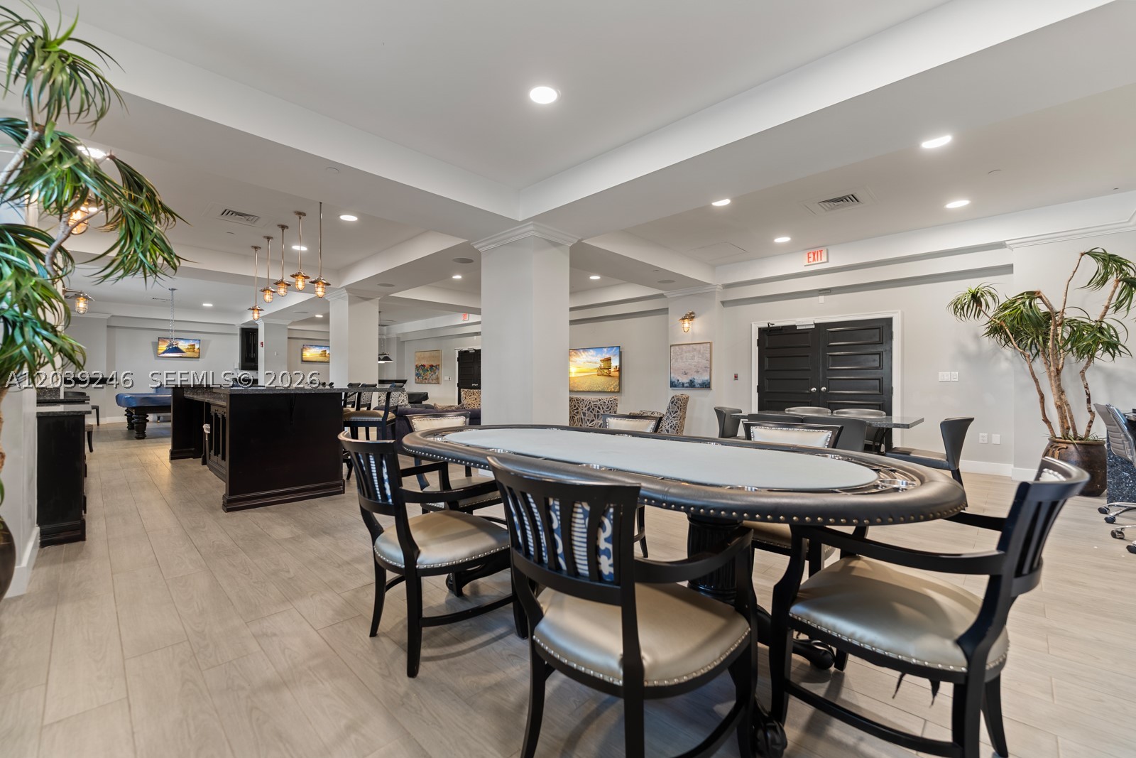 WAVE CONDO - Residential
