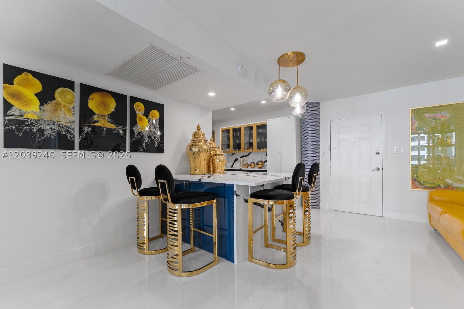 WAVE CONDO - Residential