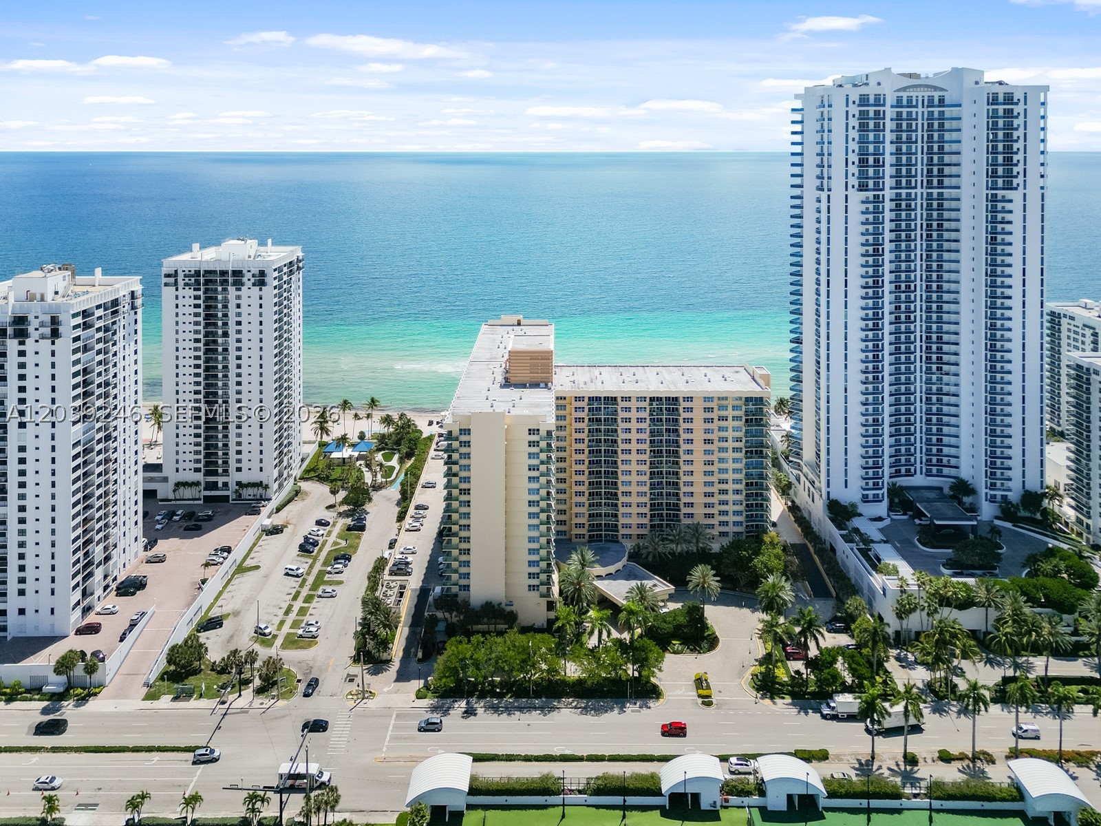 WAVE CONDO - Residential