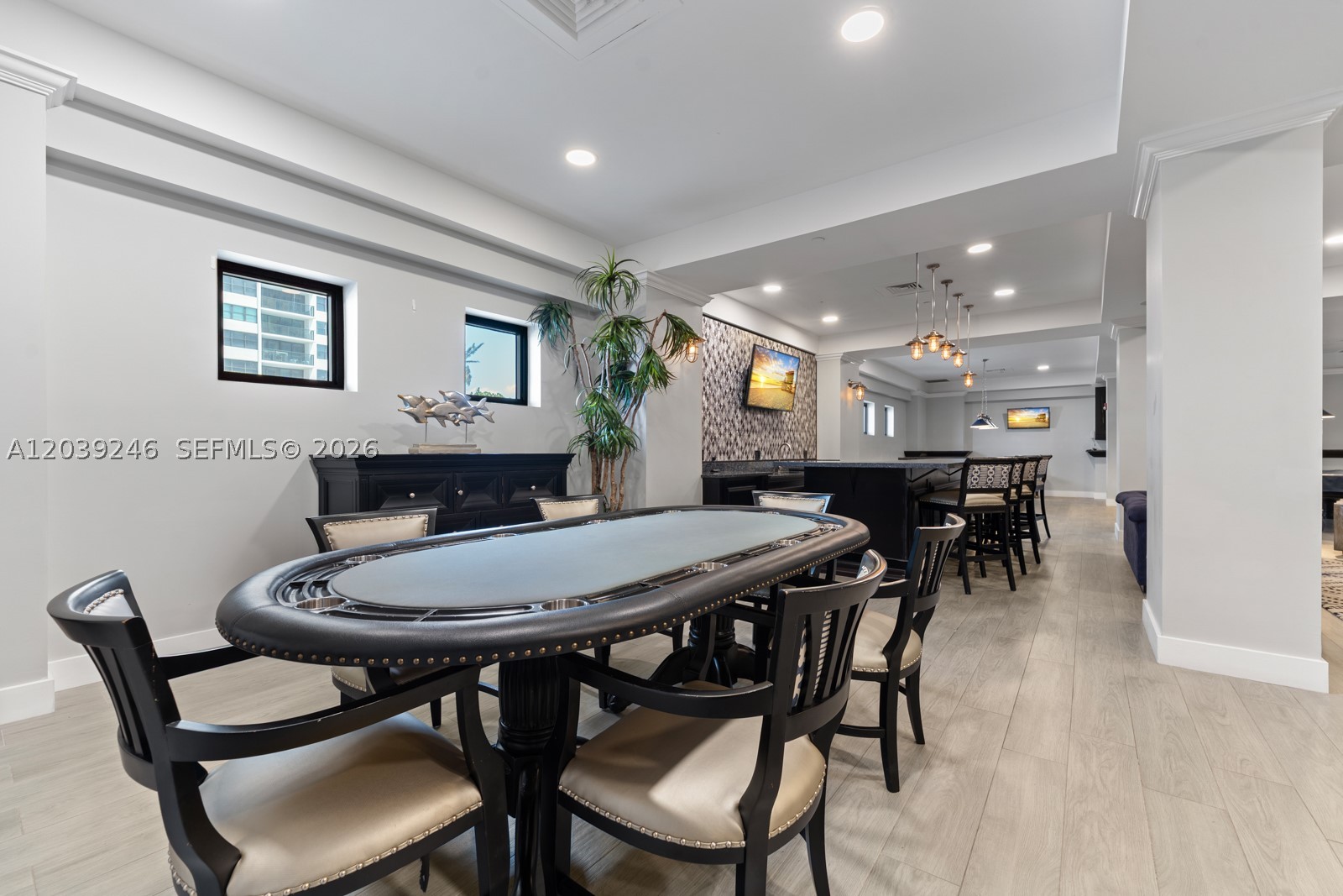 WAVE CONDO - Residential