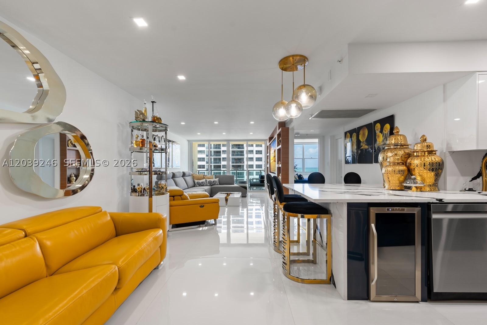 WAVE CONDO - Residential