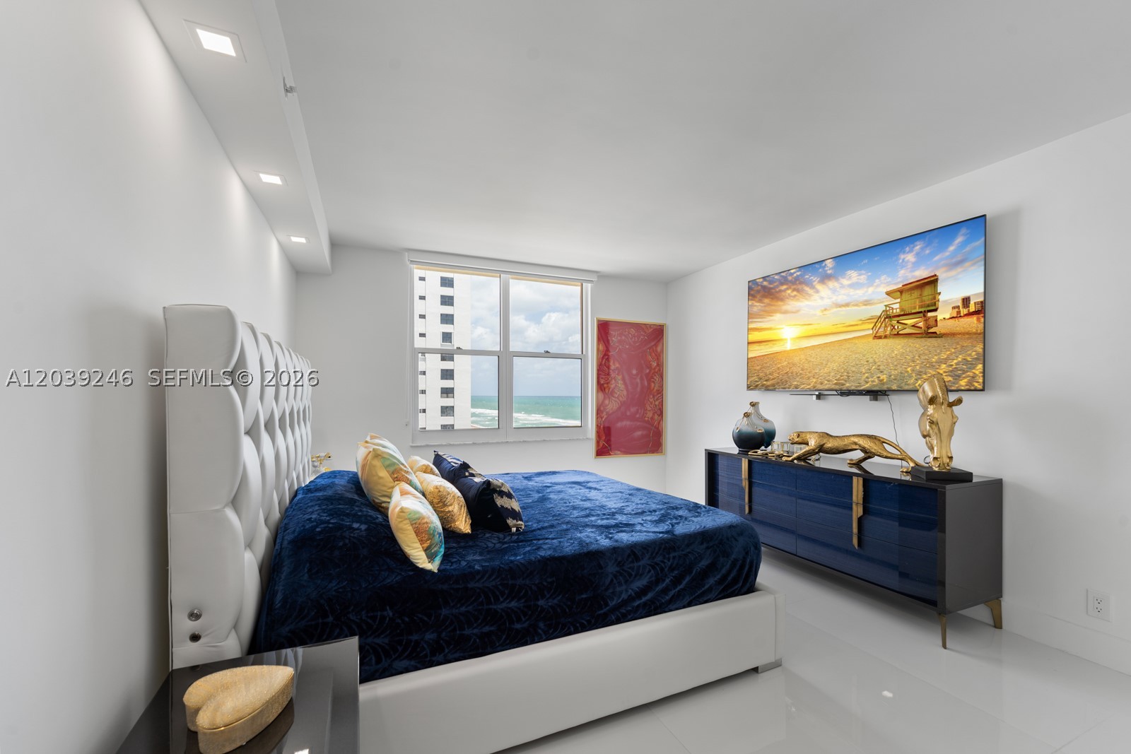 WAVE CONDO - Residential