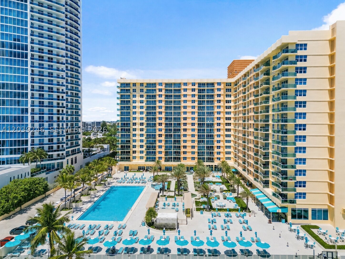 WAVE CONDO - Residential