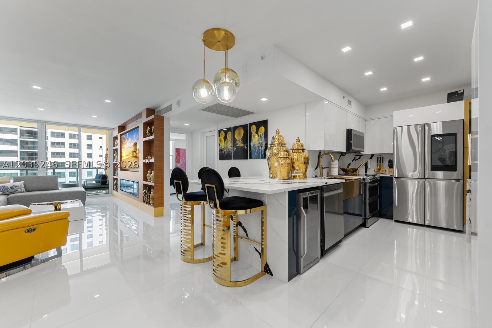 WAVE CONDO - Residential