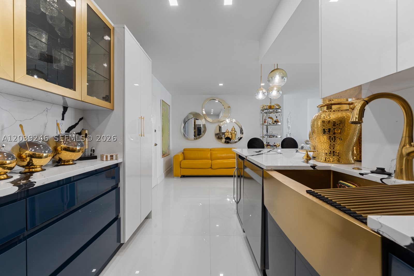 WAVE CONDO - Residential