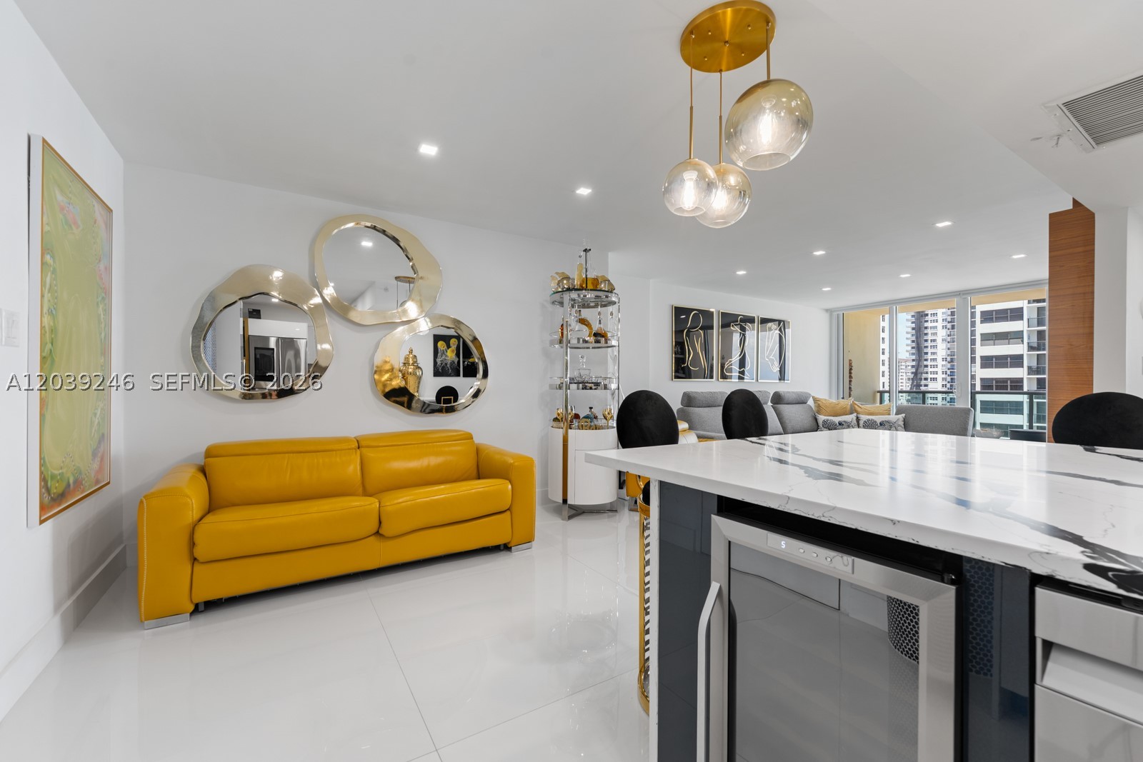 WAVE CONDO - Residential