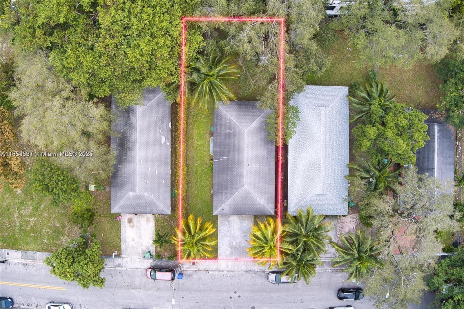 HIGHLAND PARK - Land