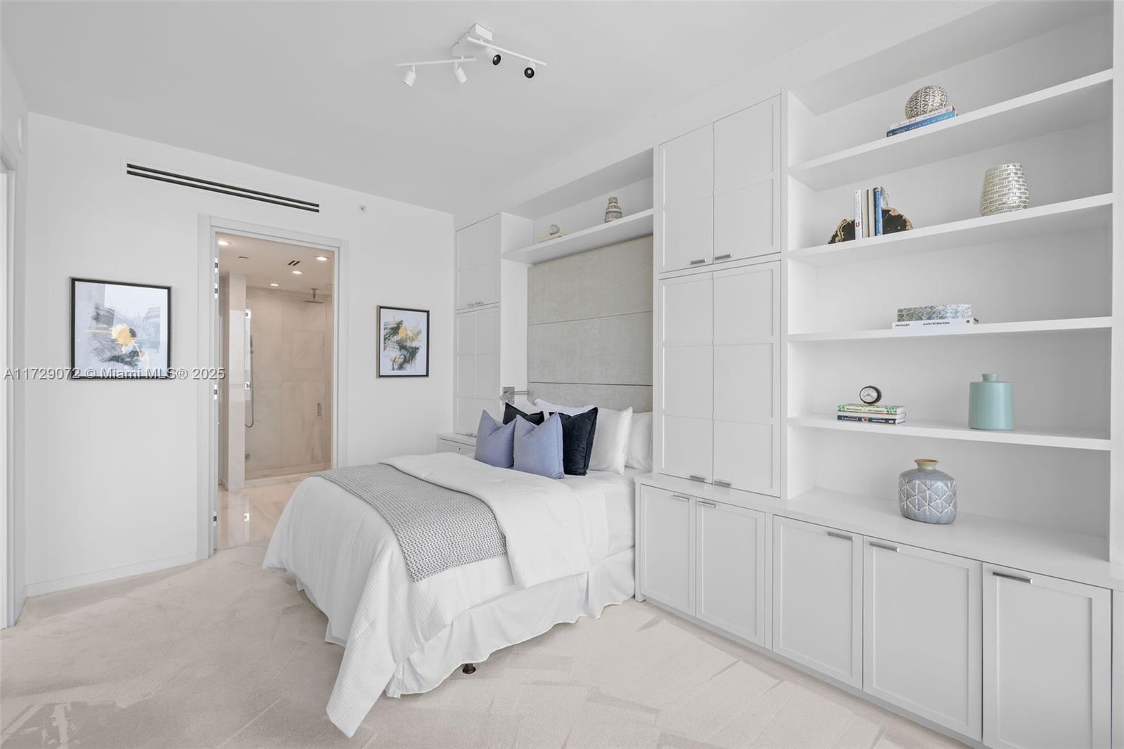CONTINUUM ON SOUTH BEACH - Residential