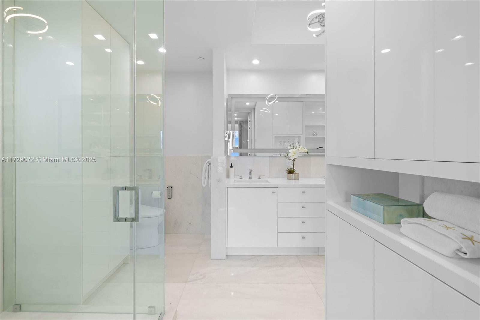 CONTINUUM ON SOUTH BEACH - Residential