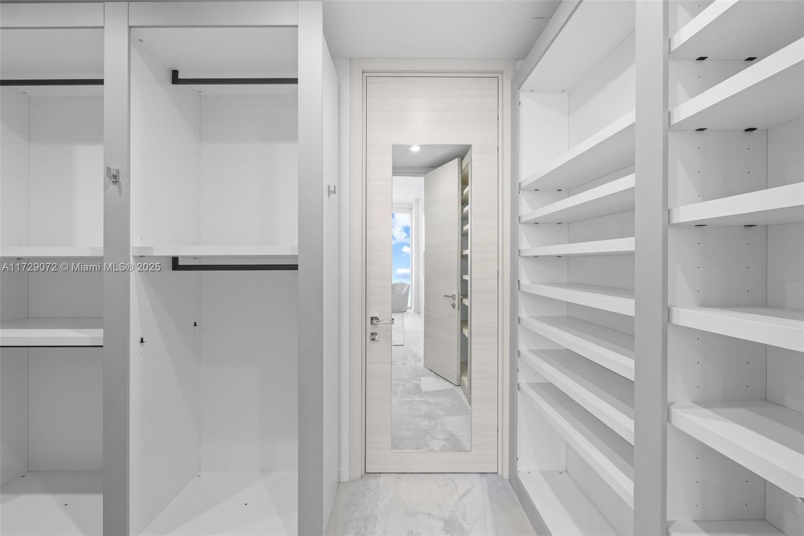 CONTINUUM ON SOUTH BEACH - Residential