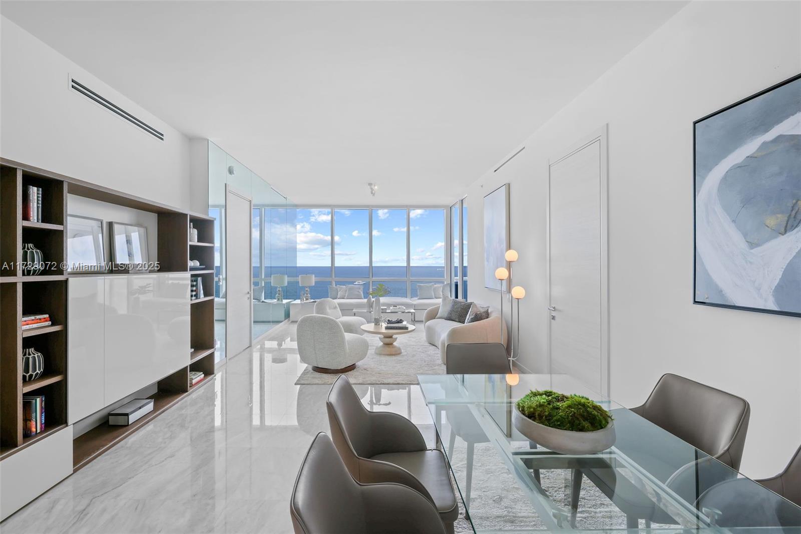 CONTINUUM ON SOUTH BEACH - Residential