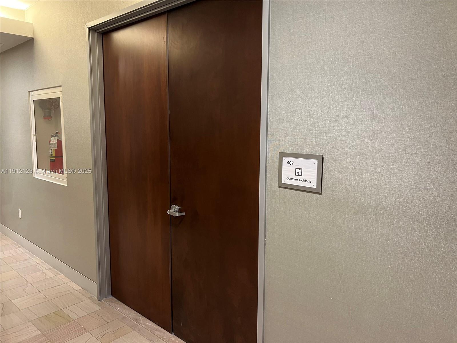 Prime corner office suite located on the 5th floor of the prestigious One Flagler Building, in the heart of Downtown Miami.
This unique space is composed of three connected offices, offering flexibility and abundant natural light with panoramic city views.
Currently leased through April 2027 at $5,700/month, generating $68,400 per year in rental income.
At a sale price of $849,000, this property offers an attractive net return of approximately 8%, making it an excellent income-producing investment in one of Miami’s most iconic and centrally located office buildings.
Steps from Brickell, the Courthouse, and major financial institutions.