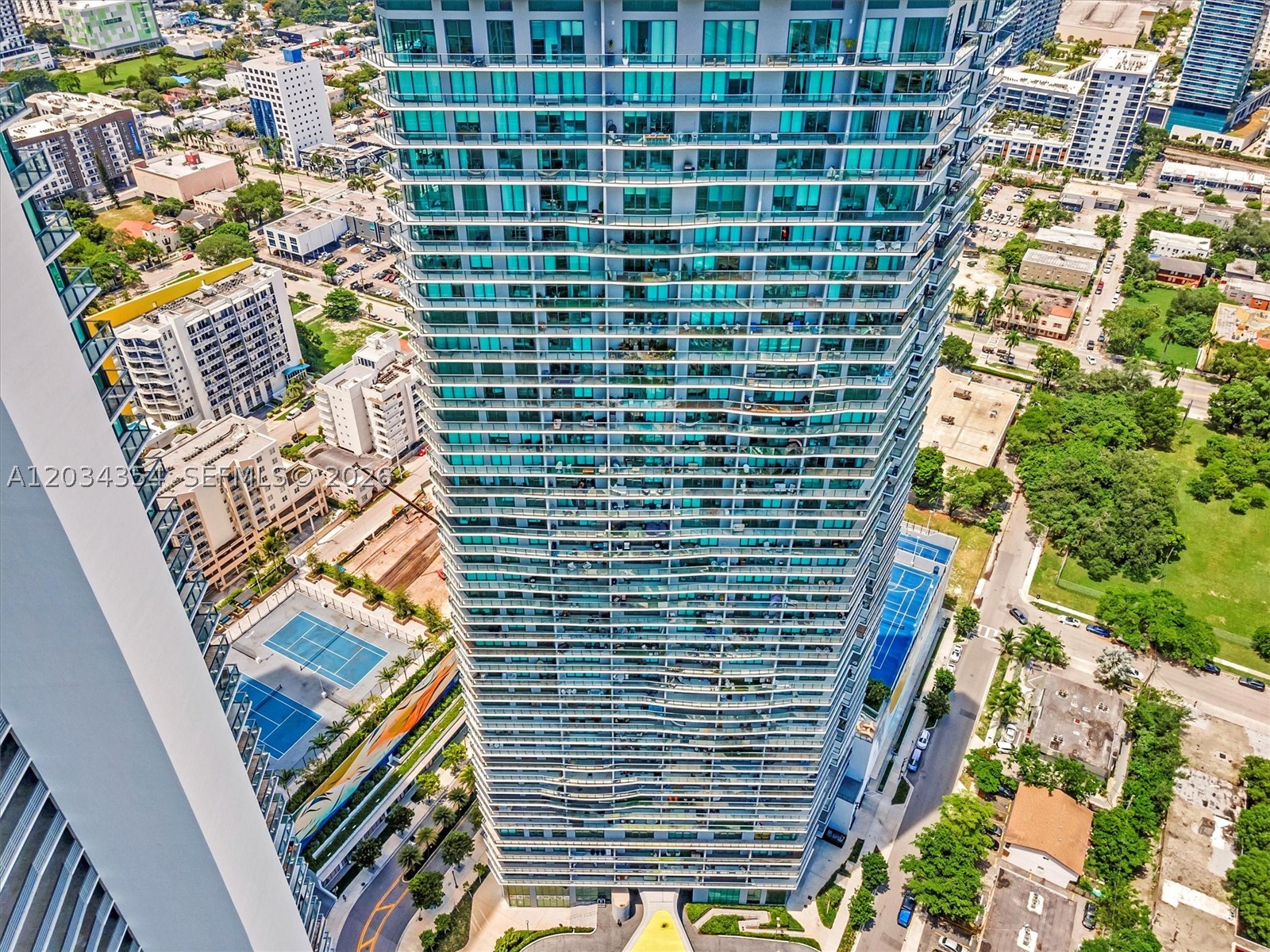 PARAISO BAYVIEWS CONDO - Residential Lease