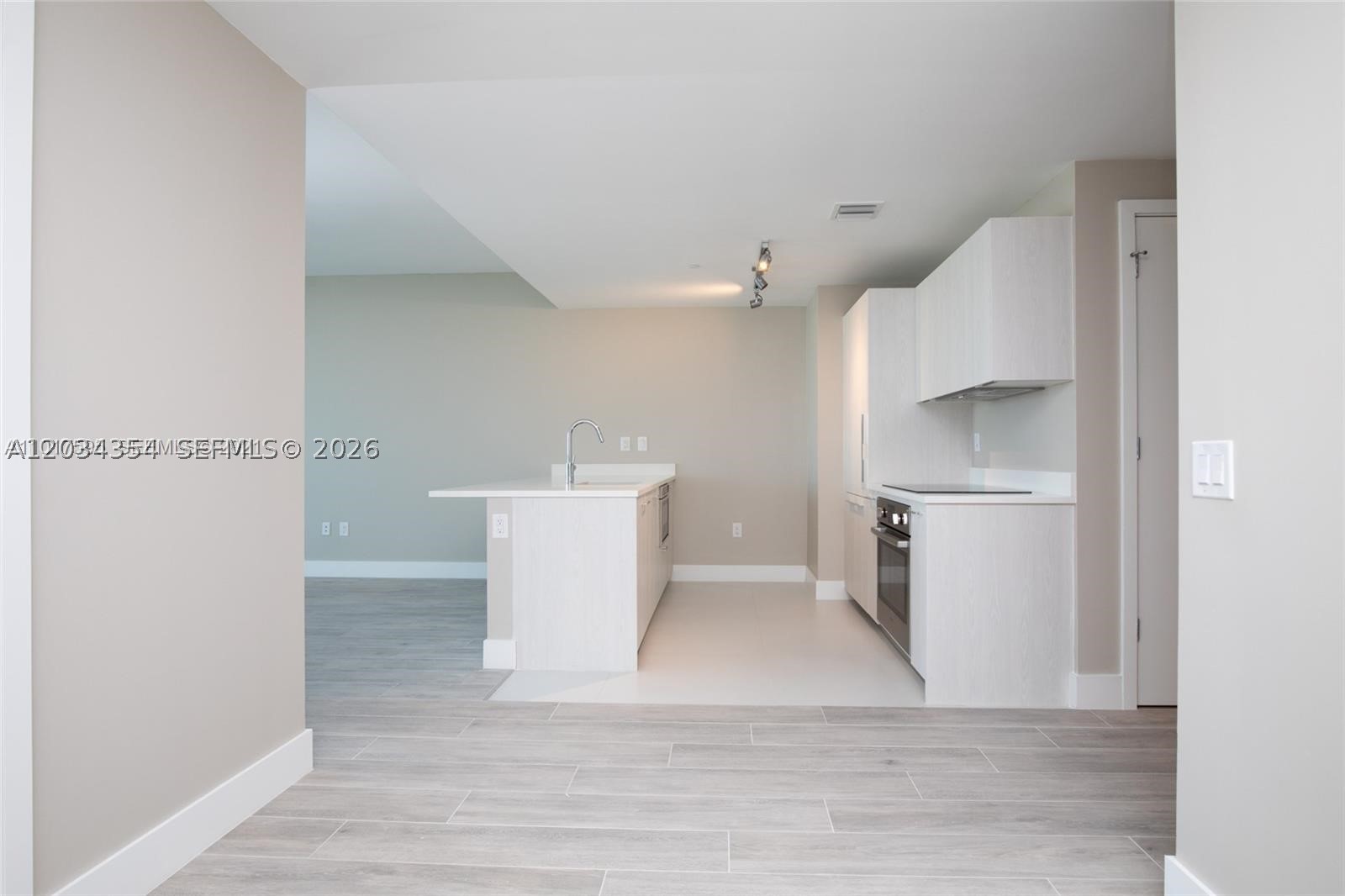 PARAISO BAYVIEWS CONDO - Residential Lease