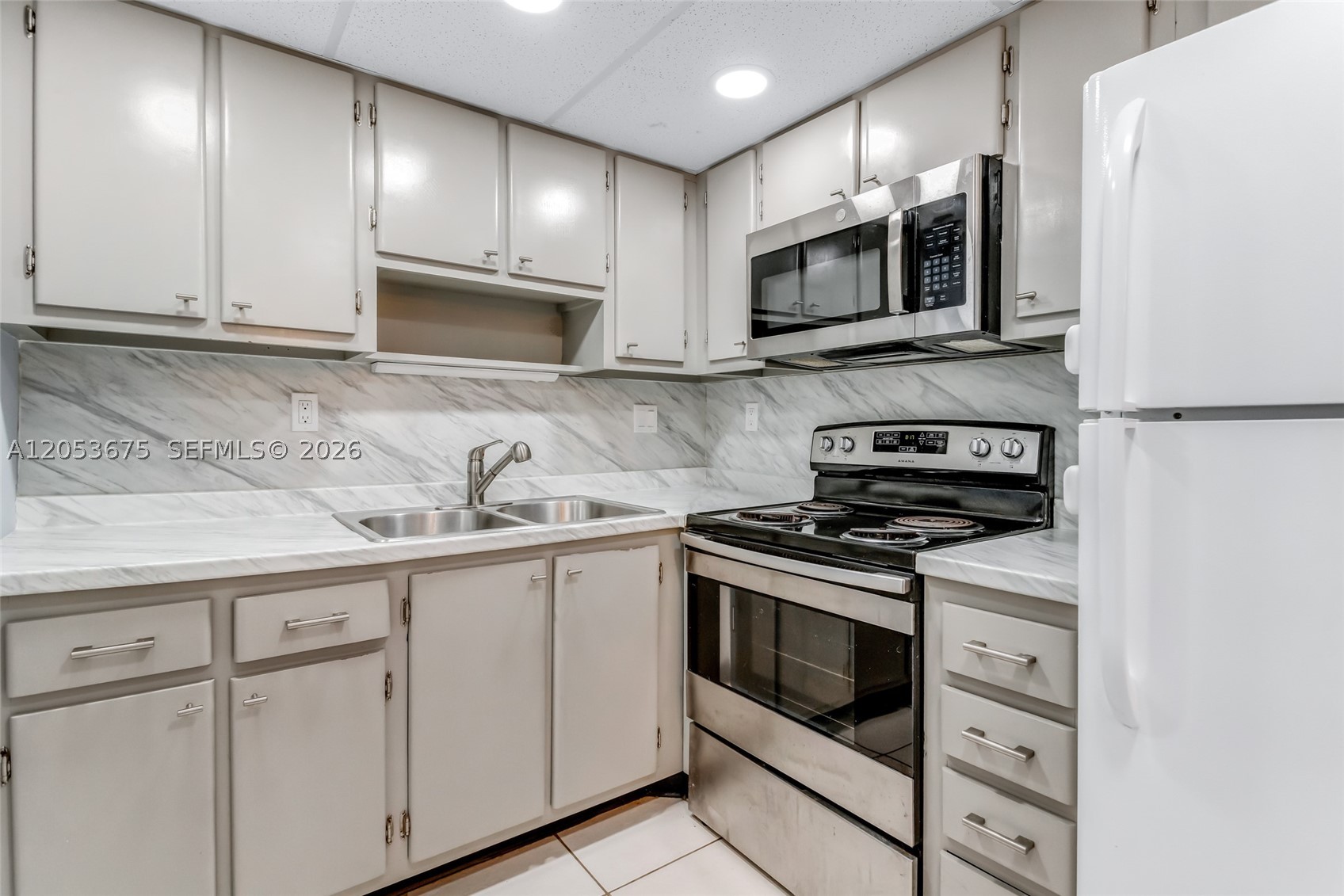 RIVER SHORES CONDO - Residential