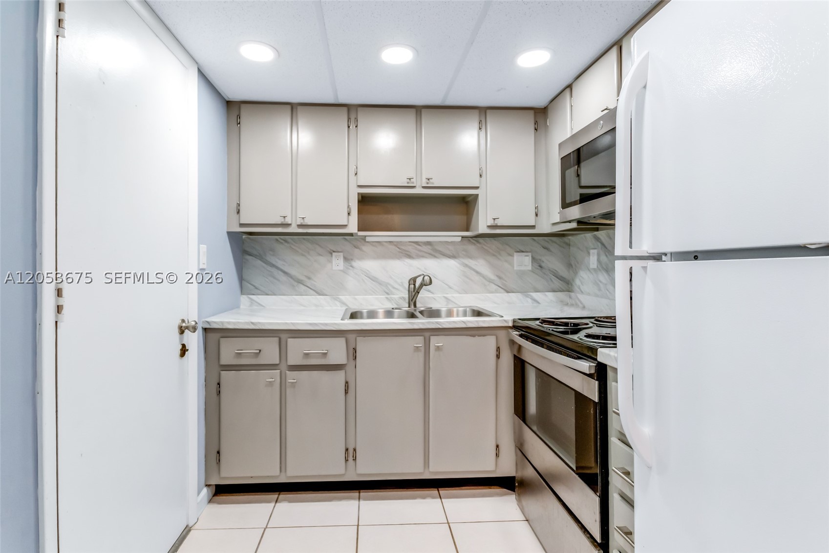 RIVER SHORES CONDO - Residential