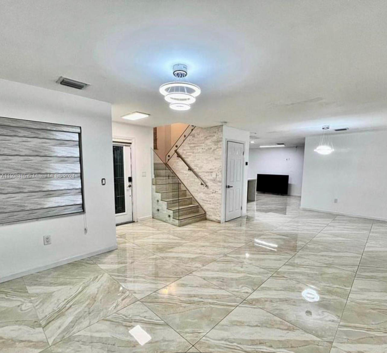LAKE POINTE SEC 4 - Residential Lease