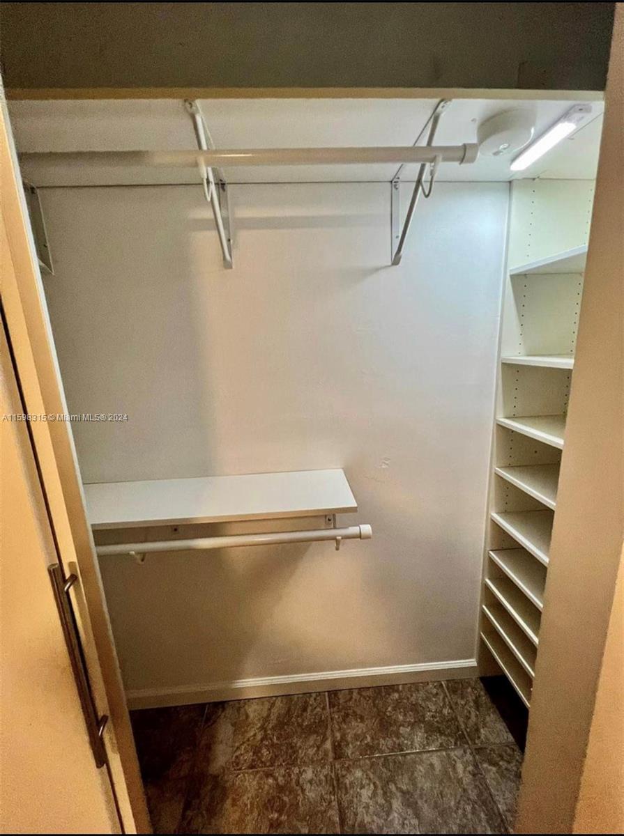 LAKE POINTE SEC 4 - Residential Lease