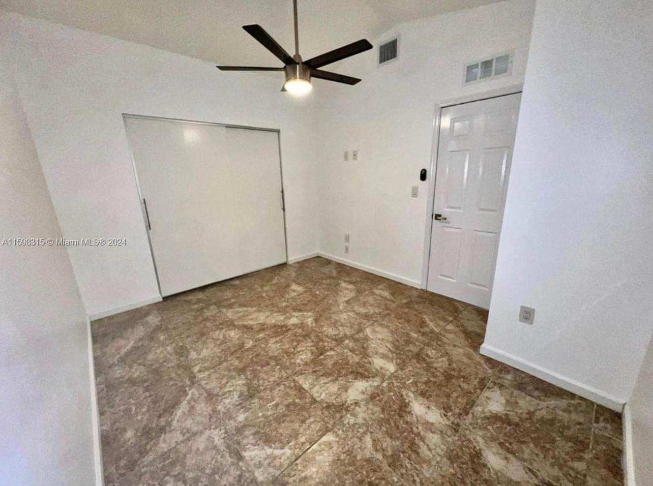 LAKE POINTE SEC 4 - Residential Lease