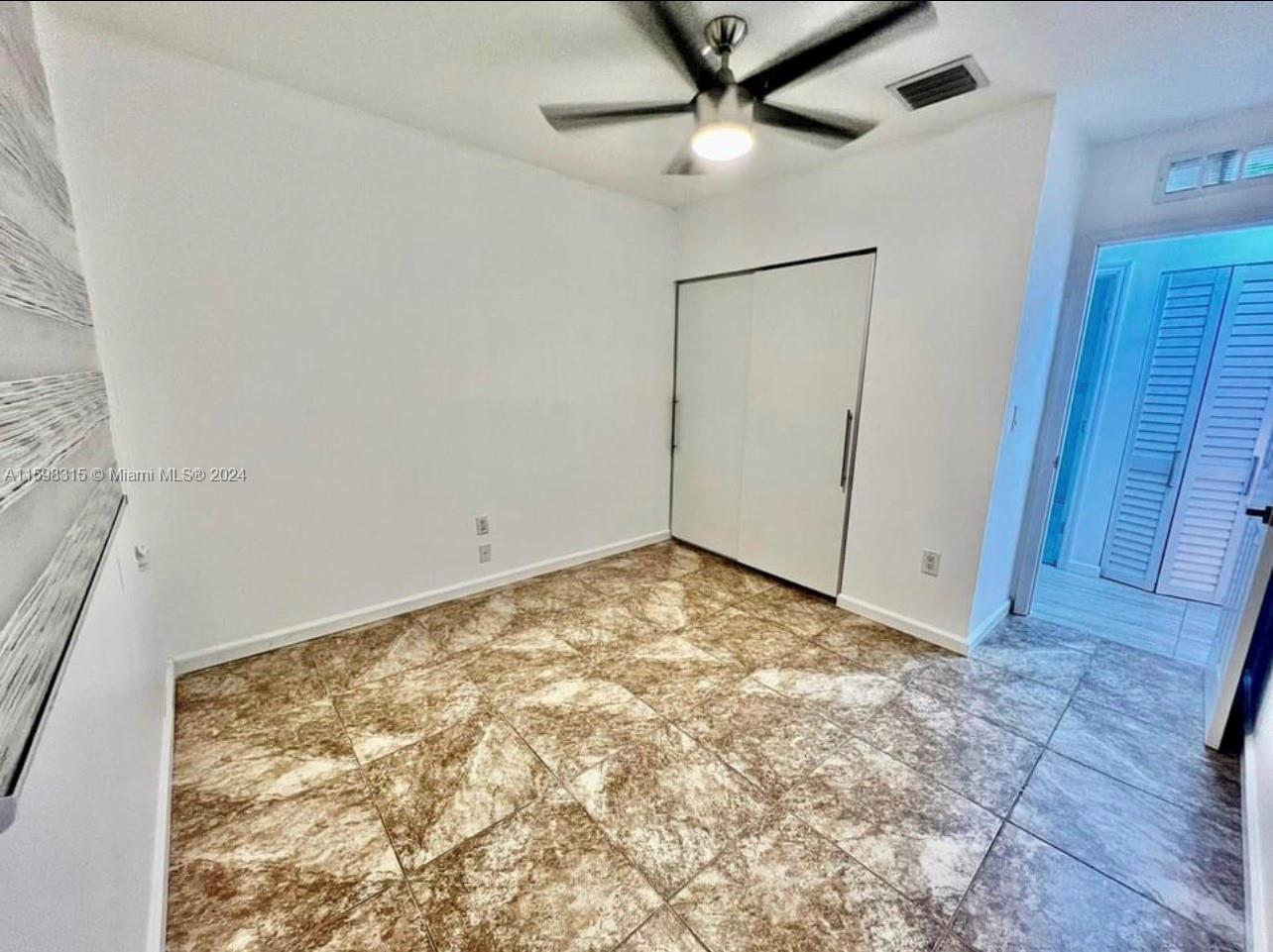 LAKE POINTE SEC 4 - Residential Lease