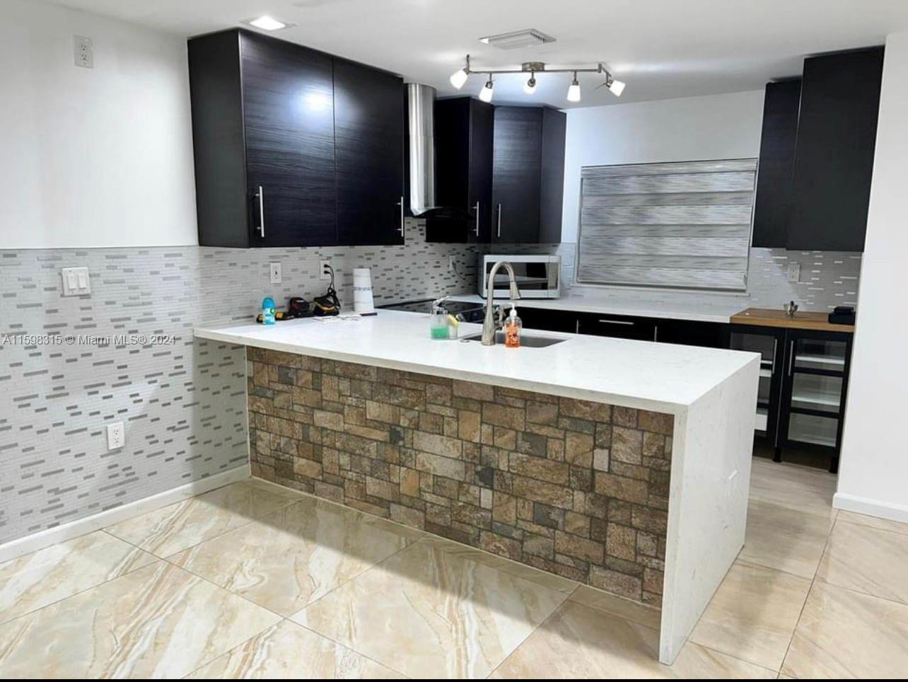 LAKE POINTE SEC 4 - Residential Lease