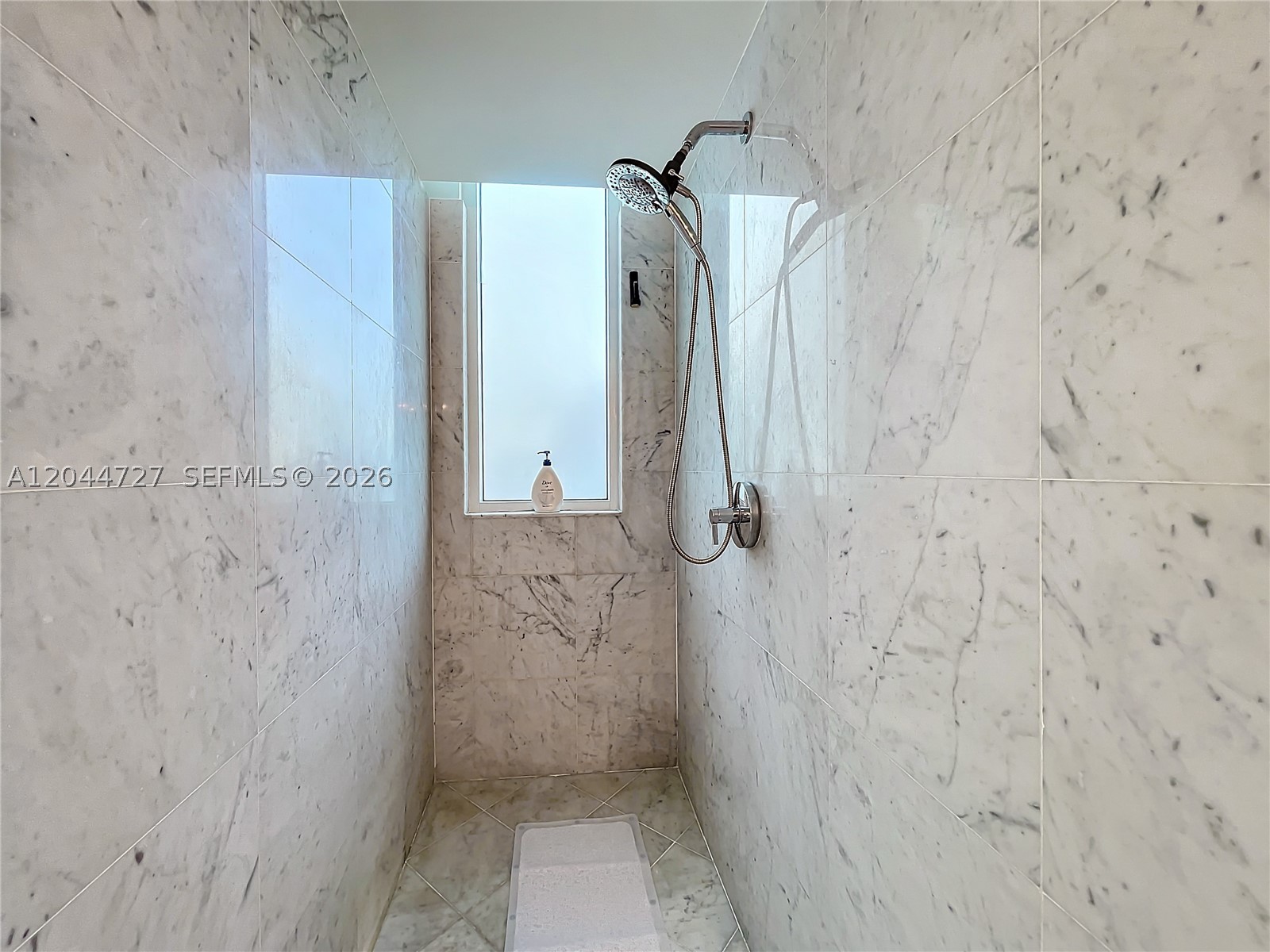 VIZCAYNE NORTH CONDO - Residential Lease