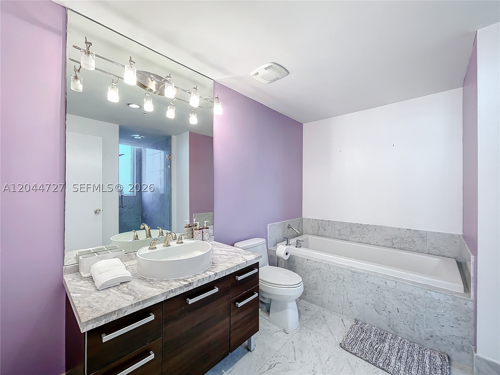 VIZCAYNE NORTH CONDO - Residential Lease