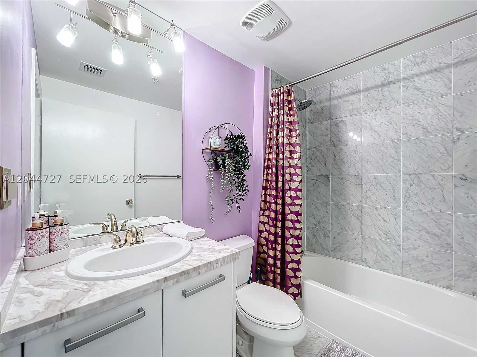 VIZCAYNE NORTH CONDO - Residential Lease