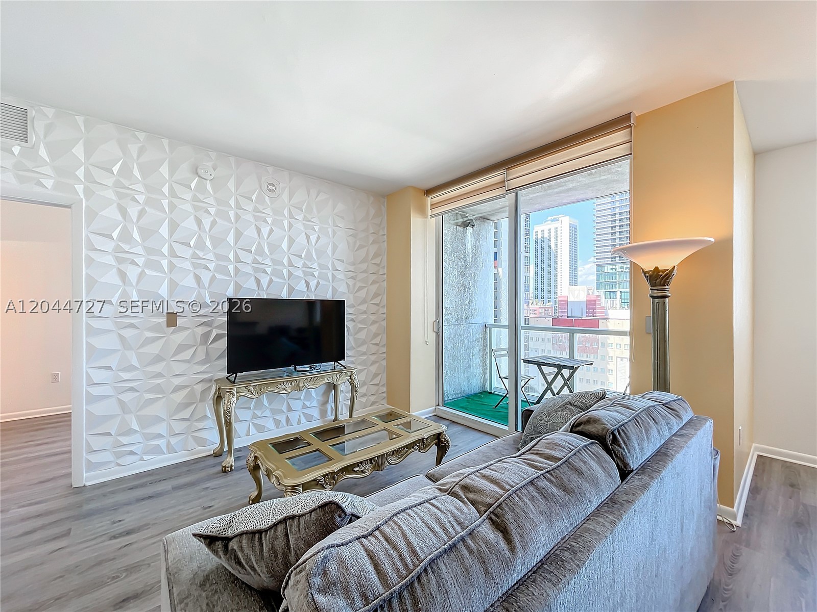 VIZCAYNE NORTH CONDO - Residential Lease