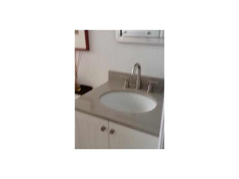 KEY ISLANDER CONDO - Residential Lease