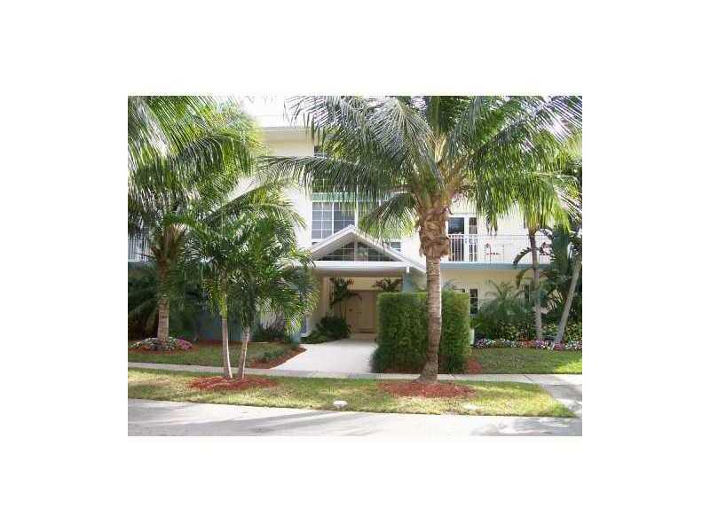 SPIC-N-SPAN 2B/2B ON SHADY EAST SIDE WITH TWO PARKING SPACES, COMPLETELY RENOVATED. WALK TO BEACH, SHOPPING CENTERS, RESTAURANTS, YEARLY RENTAL, EXCELLENT CONDITION. FURNISHED, AVAILABLE JUNE 15.