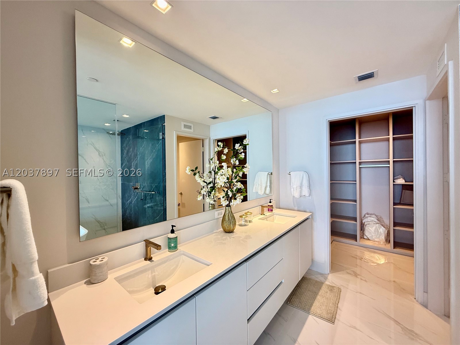 South Tower - Residential Lease