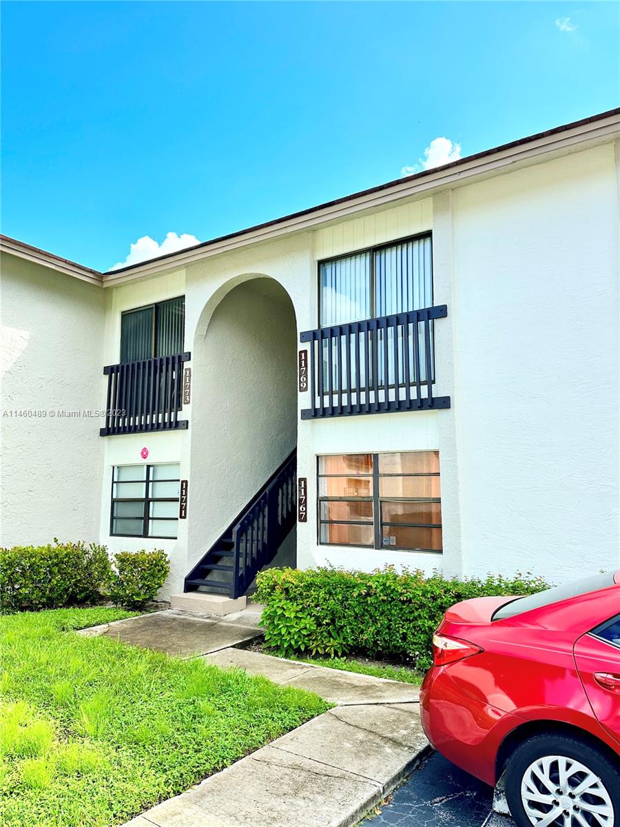 CYPRESS TRACE CONDO - Residential