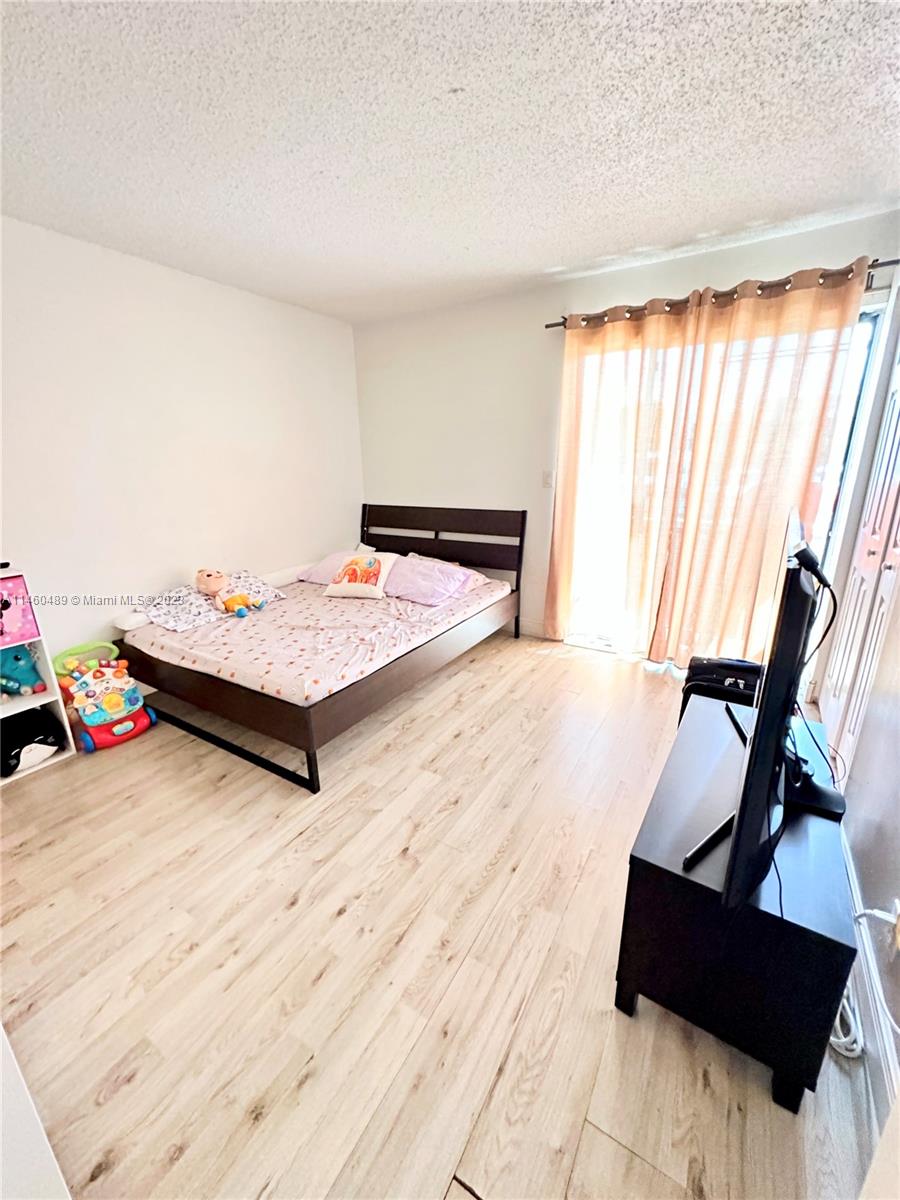 CYPRESS TRACE CONDO - Residential