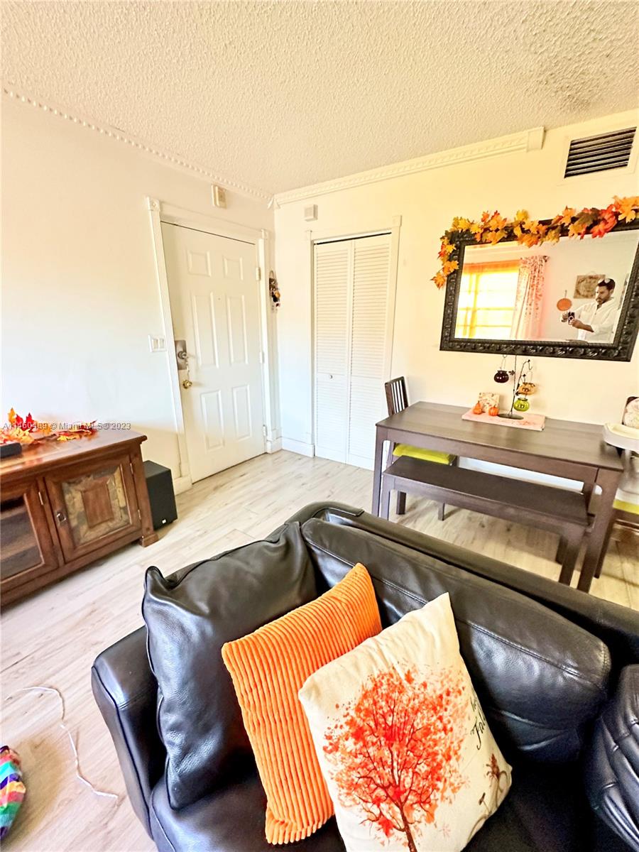 CYPRESS TRACE CONDO - Residential