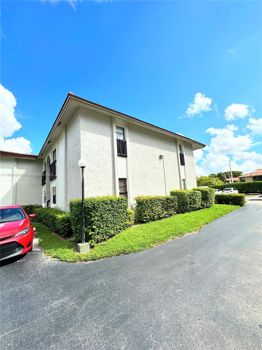CYPRESS TRACE CONDO - Residential