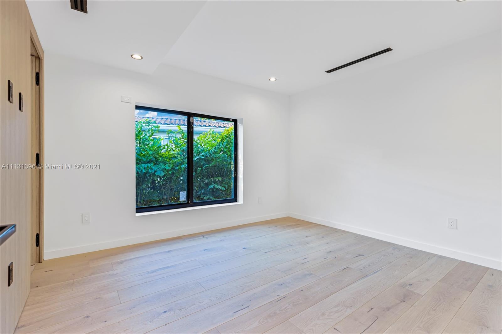 BAY HEIGHTS - Residential