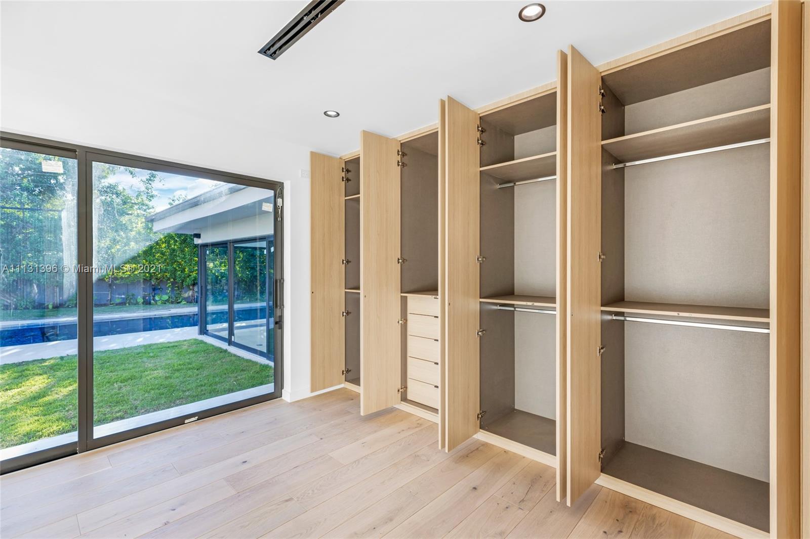 BAY HEIGHTS - Residential