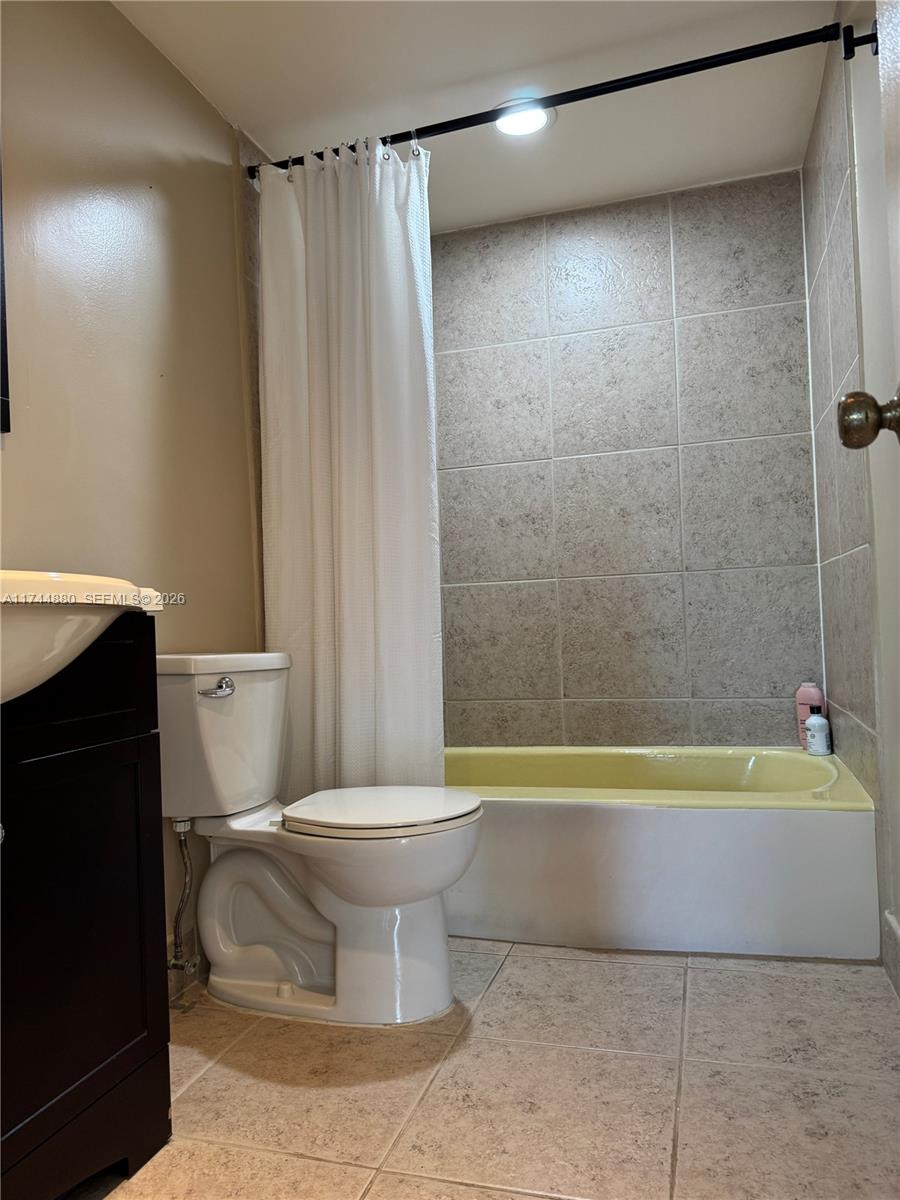 WINDWARD CONDO - Residential