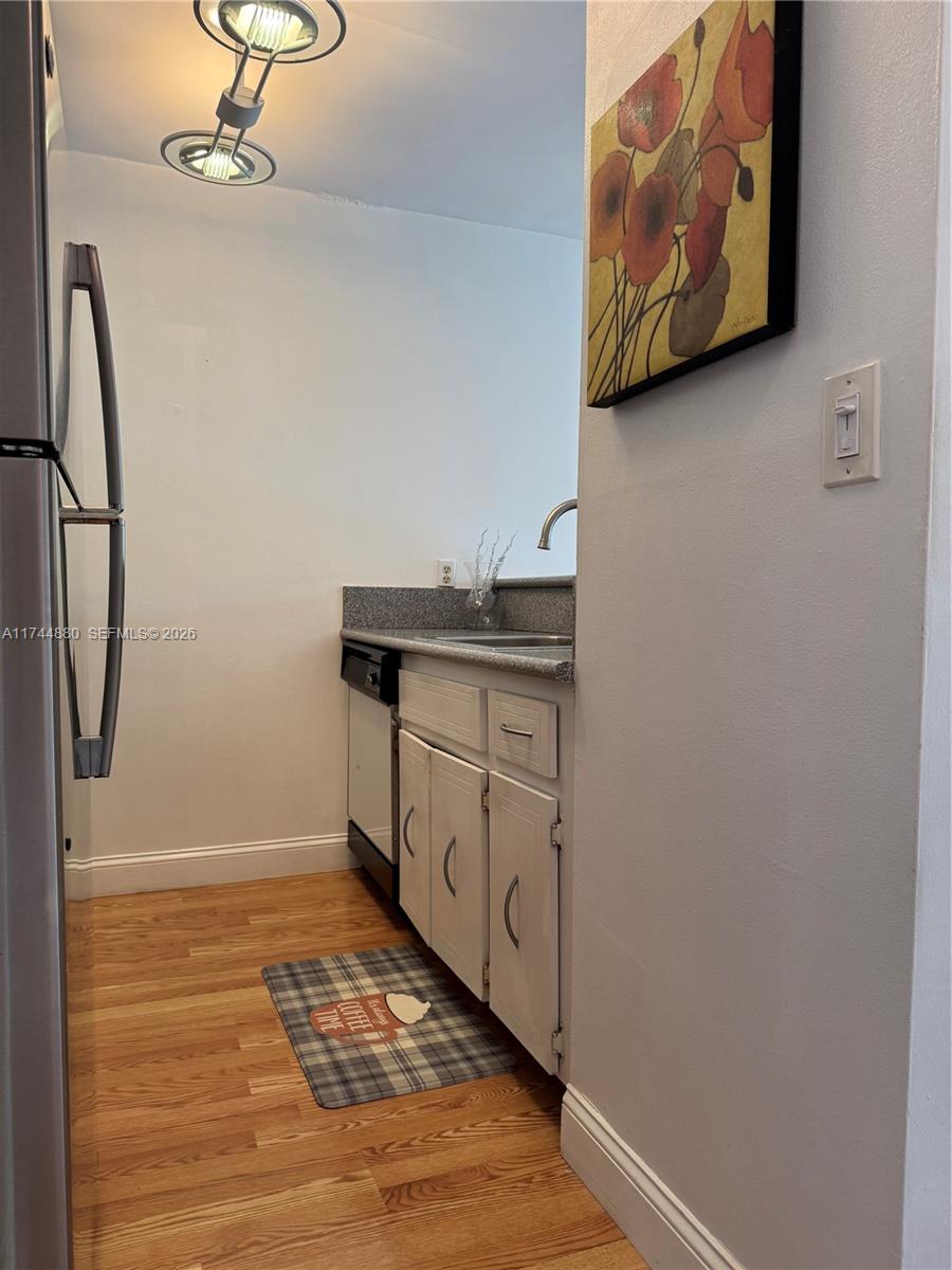 WINDWARD CONDO - Residential
